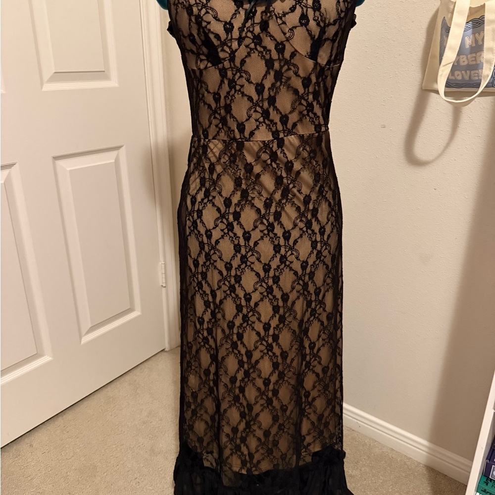 Commense Beige Garment